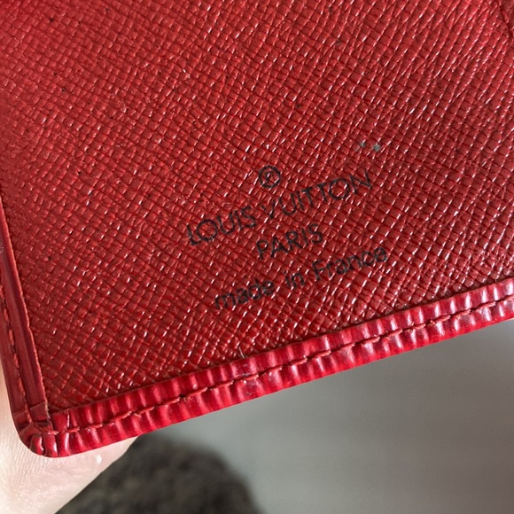 Red Louis Vuitton Epi wallet - Picture 6 of 11